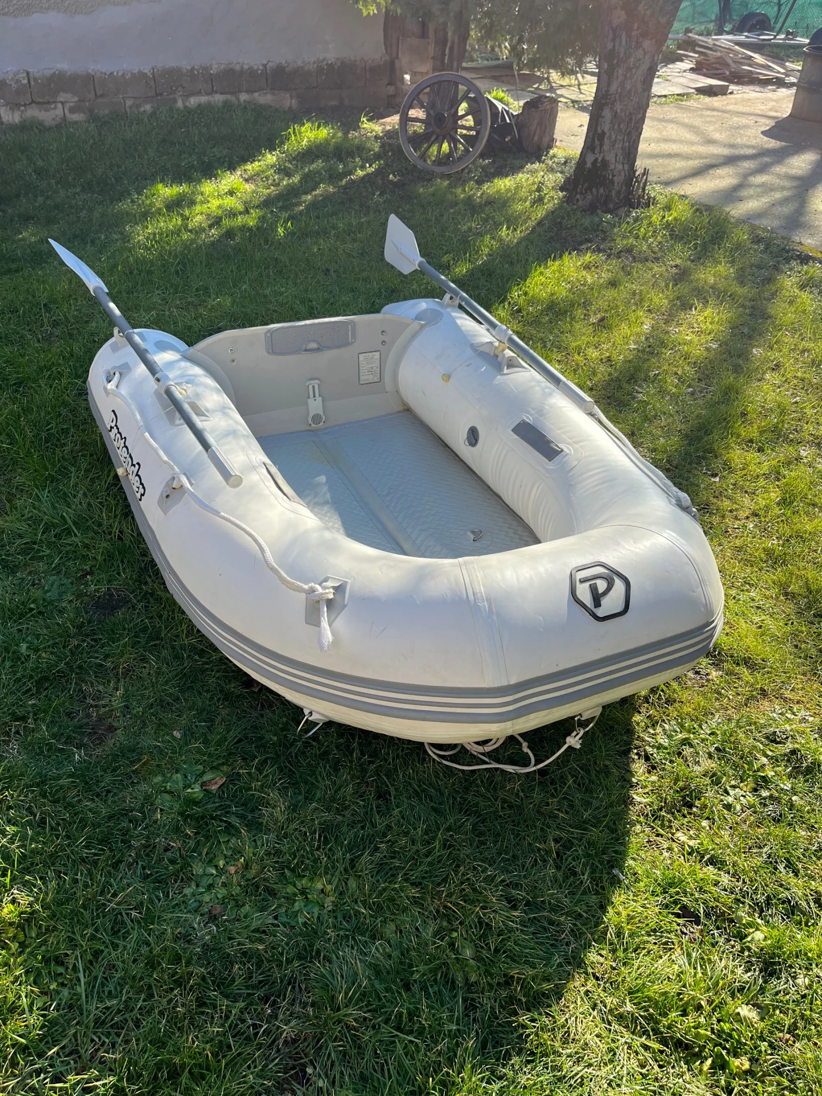 Извънбордов двигател Mercury 4 коня, 4 тактов + лодка с твърдо дъно  - изображение 5