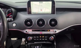 Kia Stinger 3.3* TURBO* AWD* ОБДУХВАНЕ* ХЕДЪП* 360КАМЕРА* , снимка 9