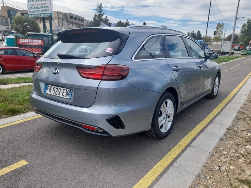 Kia Ceed 1.6CRDI-AUTOMATIC-NAVI-FACELIFT-камера, снимка 4 - Автомобили и джипове - 47535834