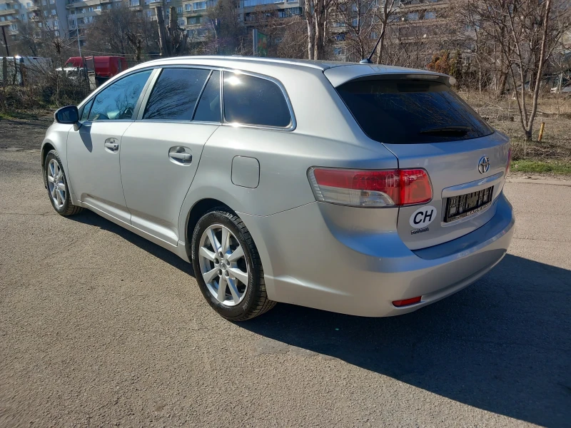 Toyota Avensis 2.0 i , снимка 7 - Автомобили и джипове - 49377247