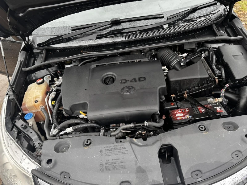 Toyota Avensis 2.0 D-4D (124 к.с.)NAVIGATION, снимка 10 - Автомобили и джипове - 52982413