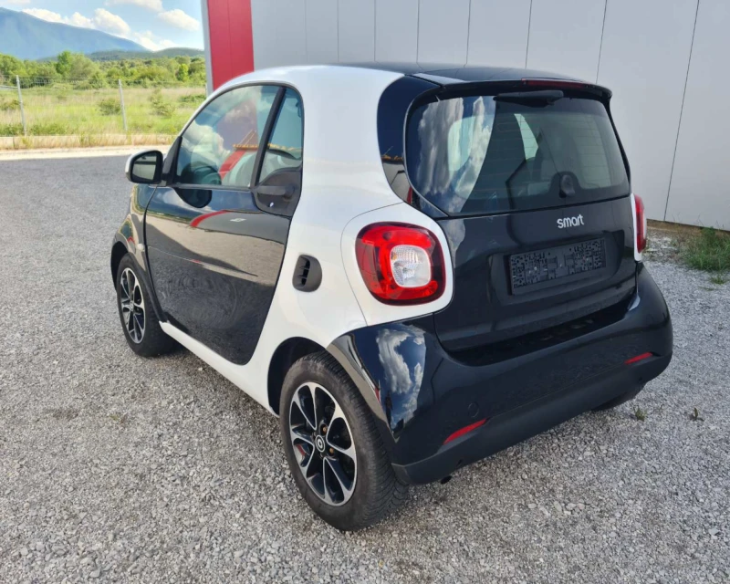 Smart Fortwo 1.0 BENZIN 52KW EVRO6B, снимка 3 - Автомобили и джипове - 51542287