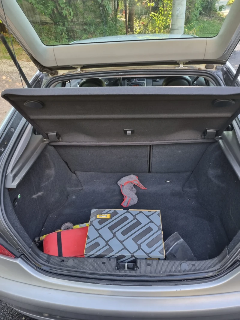 Mercedes-Benz C 220 W203 Sport coupe, снимка 4 - Автомобили и джипове - 52619331