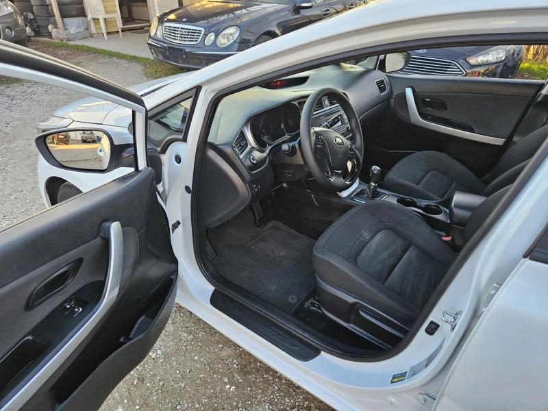 Kia Ceed 1.4crdi euro6, снимка 10 - Автомобили и джипове - 52771312