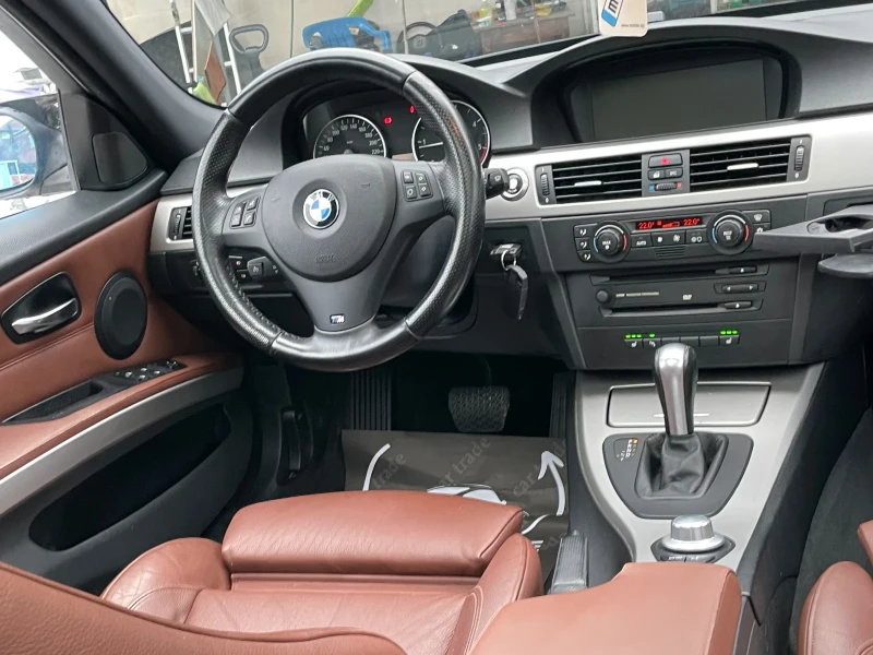 BMW 320 M47/ПАНОРАМА/KEYLESS/КОЖА/NAVI/ЧЕРЕН ТАВАН, снимка 14 - Автомобили и джипове - 53072917