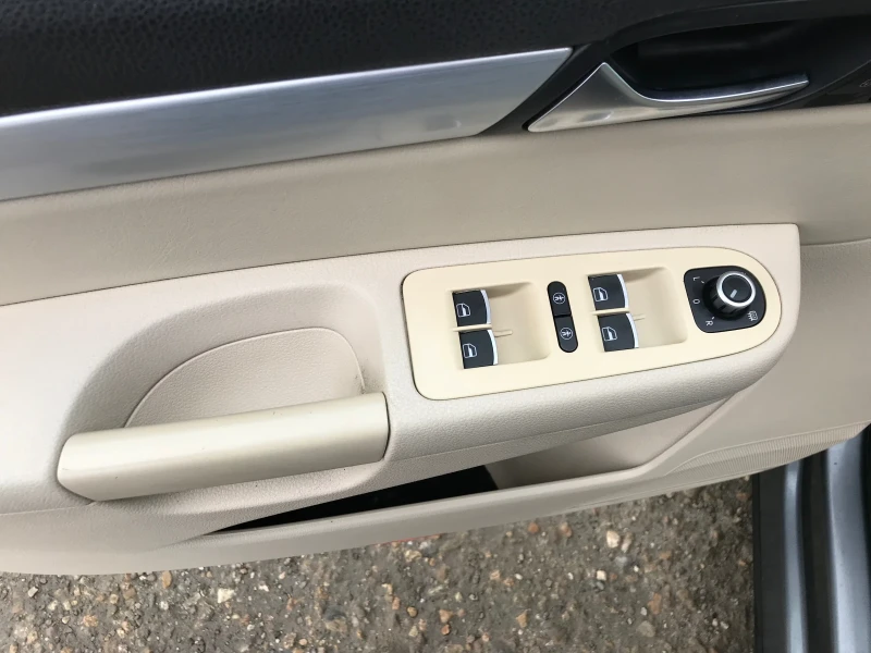 VW Sharan 2.0TDI DSG , снимка 12 - Автомобили и джипове - 53443822