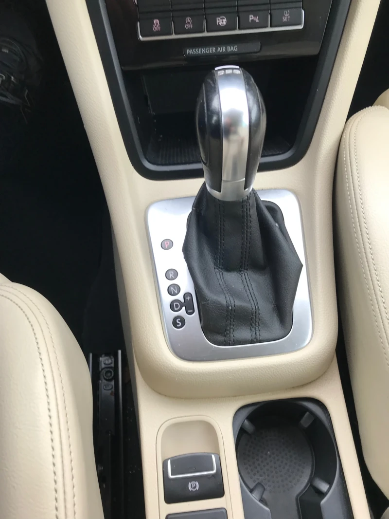 VW Sharan 2.0TDI DSG , снимка 10 - Автомобили и джипове - 53443822