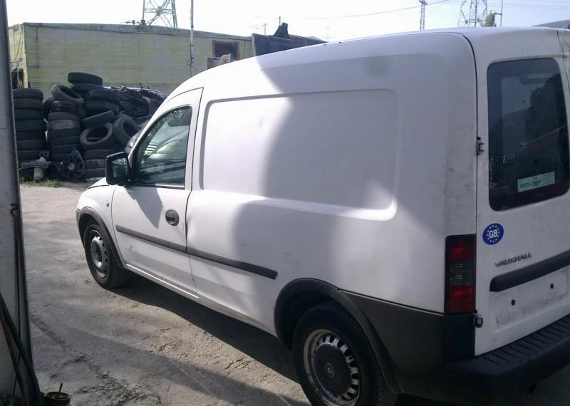 Opel Combo 1.3CDTI/1.7Isuzu, снимка 5 - Автомобили и джипове - 2031203