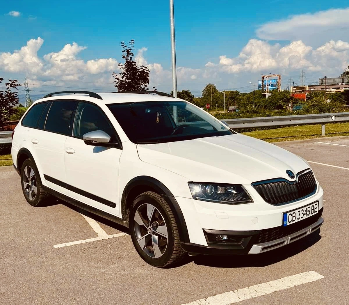 Skoda Octavia Scout 4x4 DSG - изображение 2