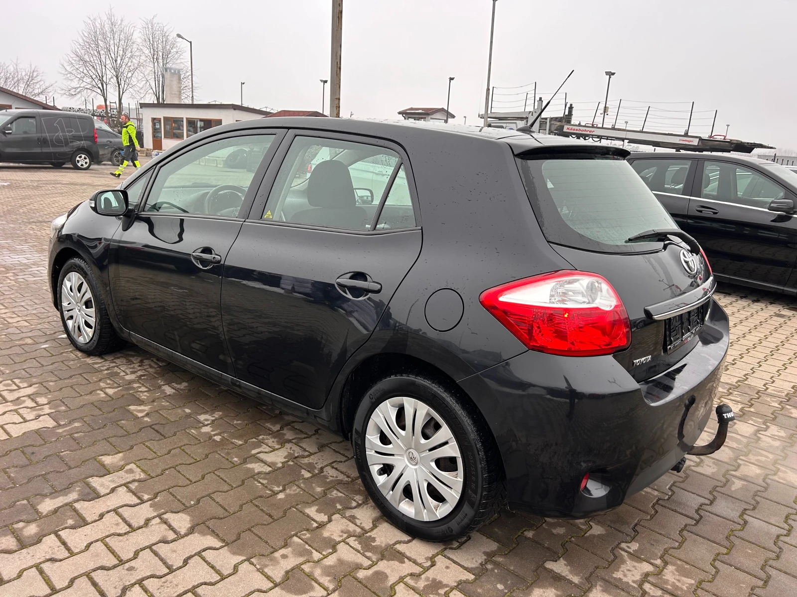 Toyota Auris 2.2D-4D NAVI EURO 5 - изображение 8