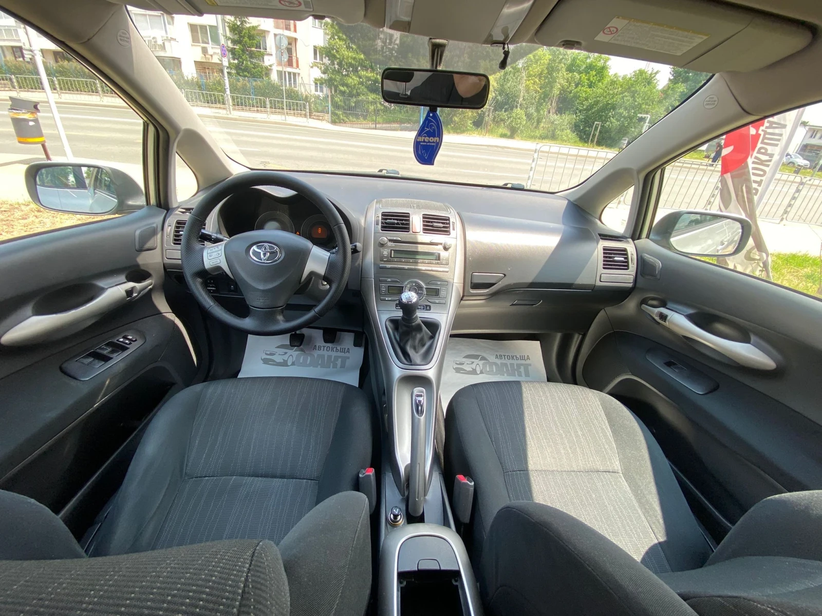 Toyota Auris 1.4D-4D - изображение 9