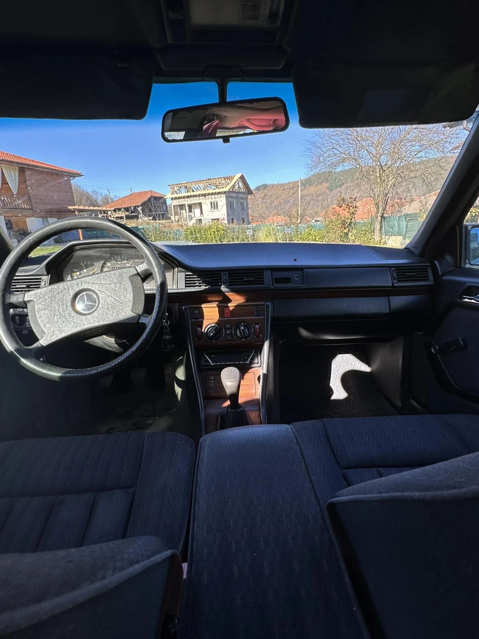 Mercedes-Benz 124  - изображение 2