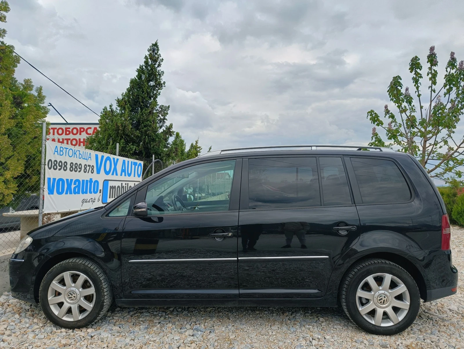 VW Touran 2.0 куб. 170 к.с.  7 МЕСТЕН, снимка 7 - Автомобили и джипове - 53069438