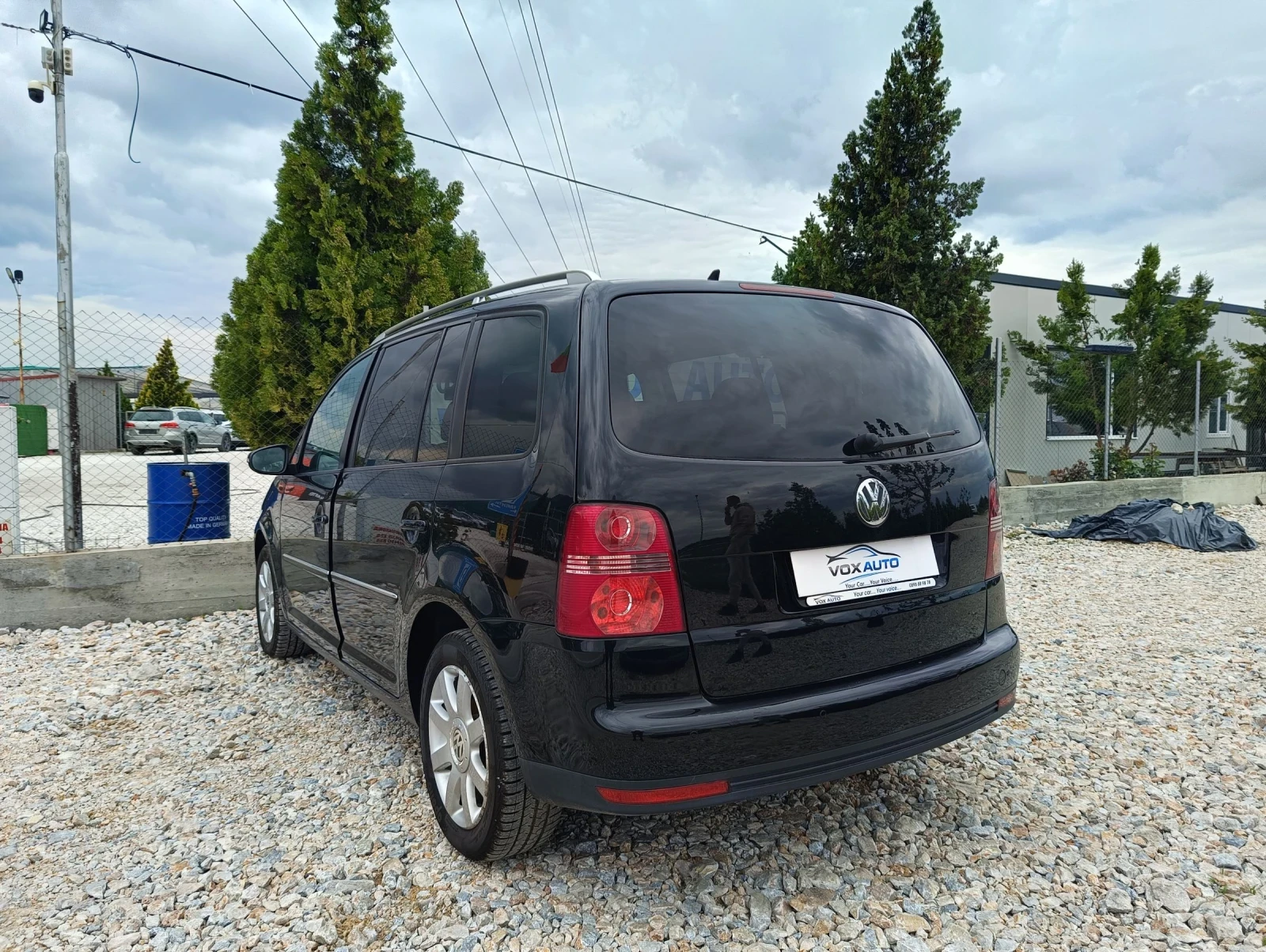 VW Touran 2.0 куб. 170 к.с.  7 МЕСТЕН, снимка 8 - Автомобили и джипове - 53069438
