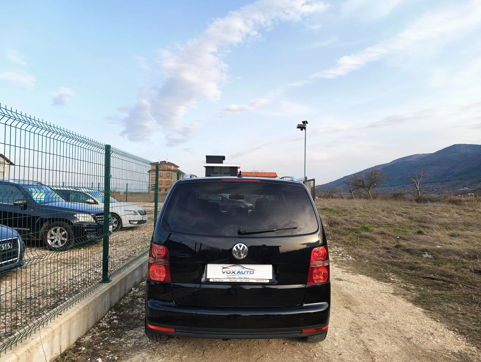 VW Touran 2.0  УНИКАТ 7 МЕСТЕН - изображение 4