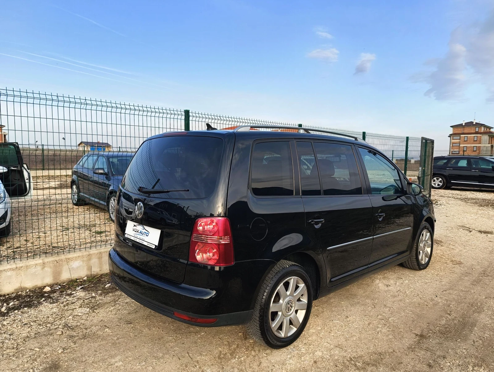 VW Touran 2.0  УНИКАТ 7 МЕСТЕН - изображение 9