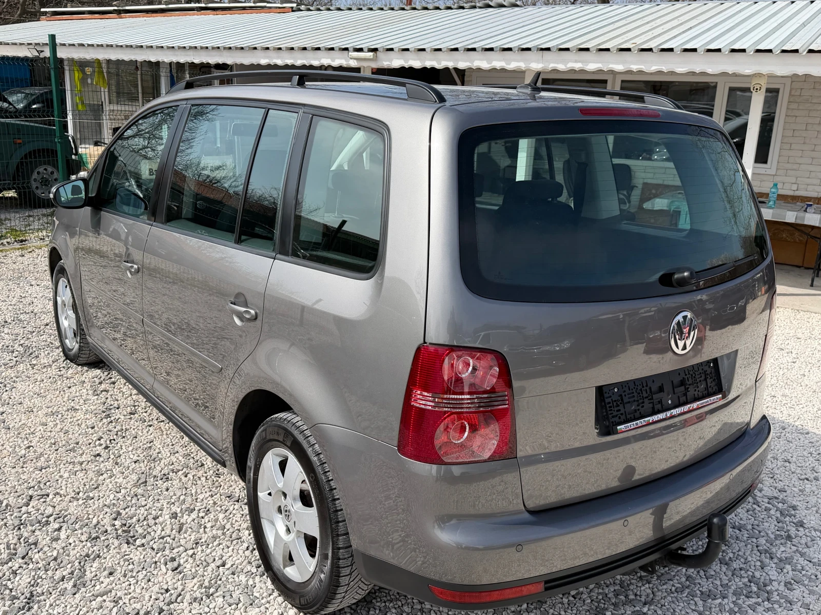 VW Touran 1, 9-105кс, снимка 4 - Автомобили и джипове - 53865114