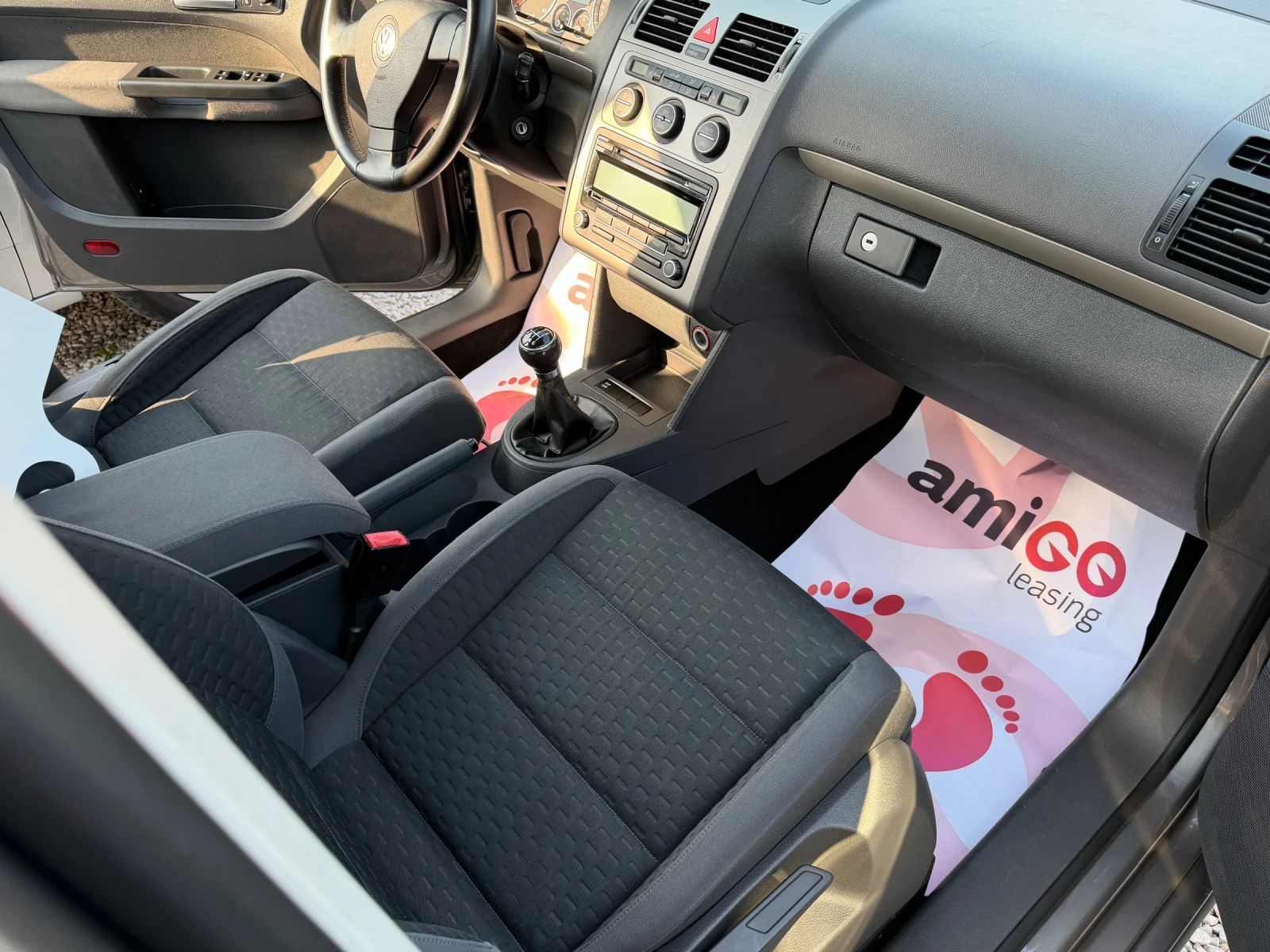 VW Touran 1, 9-105кс, снимка 14 - Автомобили и джипове - 53865114