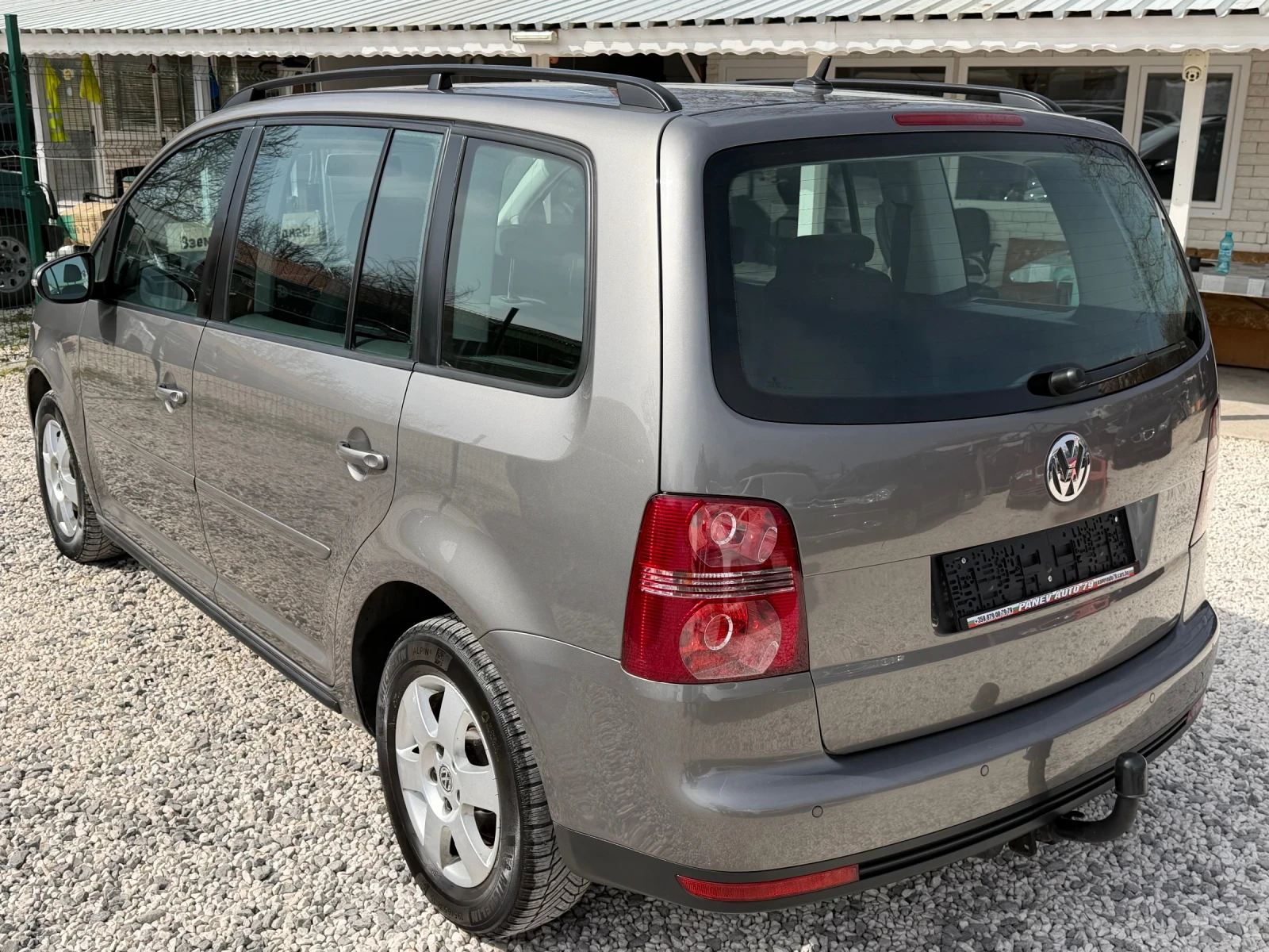 VW Touran 1, 9-105кс, снимка 11 - Автомобили и джипове - 53865114
