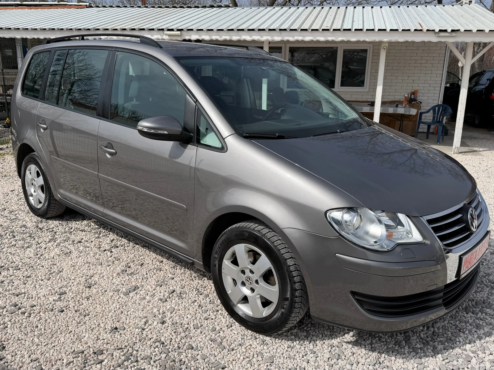 VW Touran 1, 9-105кс, снимка 9 - Автомобили и джипове - 53865114