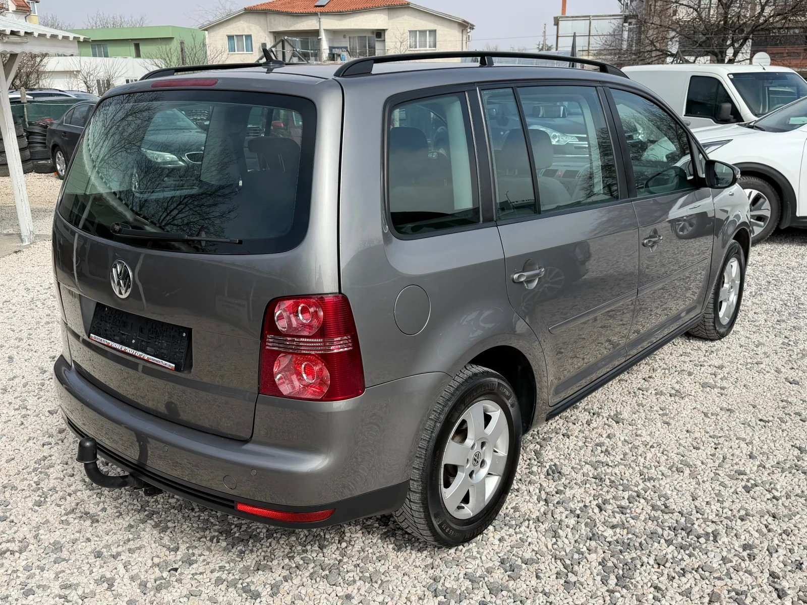 VW Touran 1, 9-105кс, снимка 5 - Автомобили и джипове - 53865114