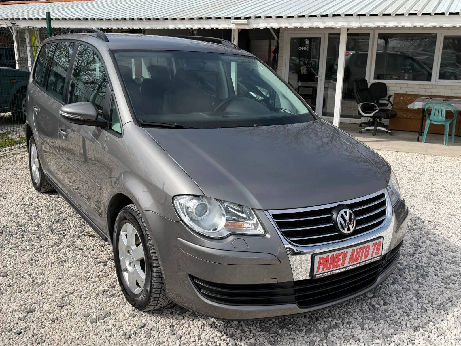 VW Touran 1, 9-105кс, снимка 10 - Автомобили и джипове - 53865114