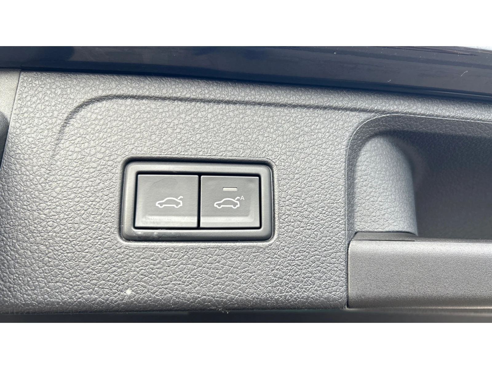 VW Passat 2. 0 TDi DSG SCR, Месечна вноска от 227  , снимка 17 - Автомобили и джипове - 54377457