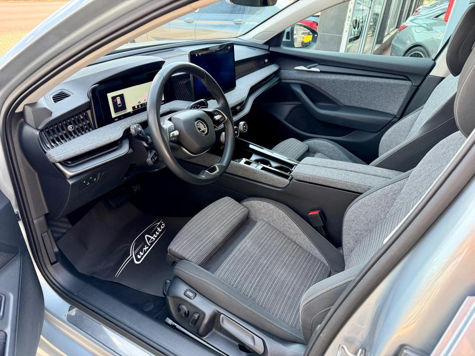 Skoda Superb 2.0TDI#DISTR#KEYLESS#CAMERA#FULL ASSIST#НОВА, снимка 2 - Автомобили и джипове - 54444774