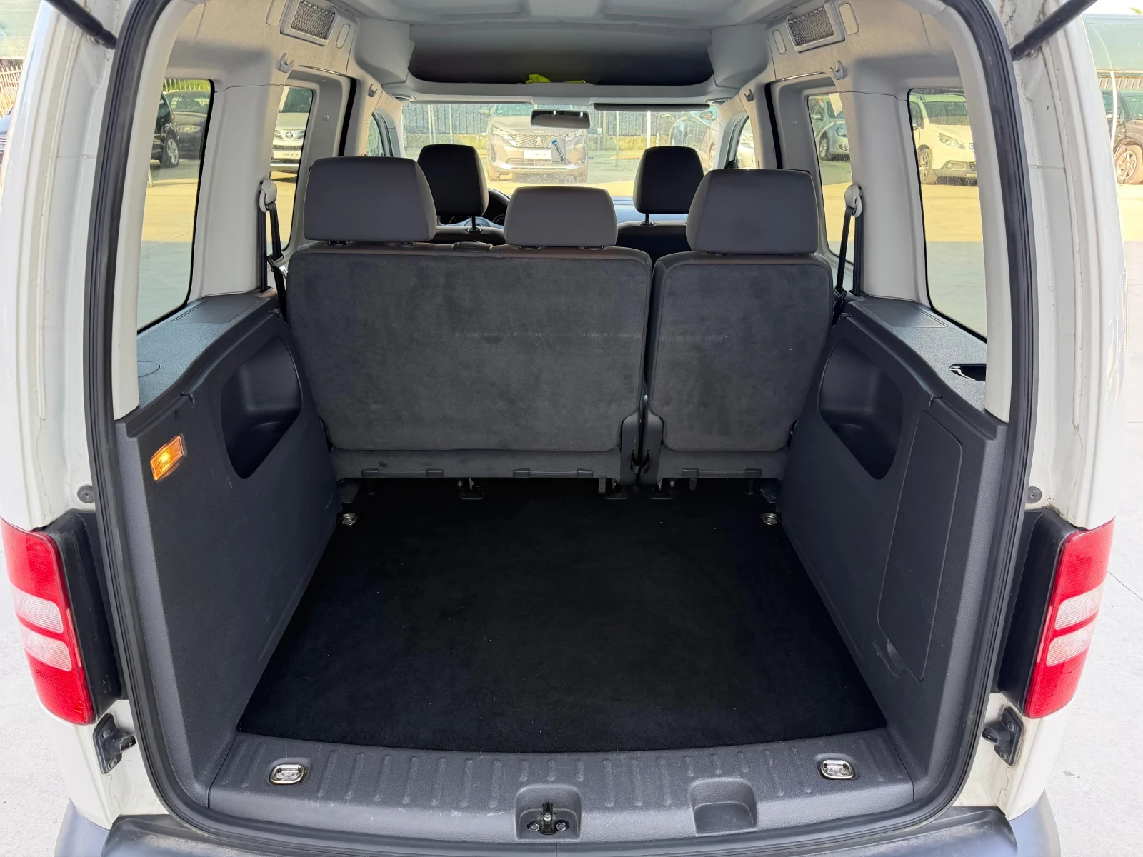 VW Caddy 1.6 TDI ЛИЗИНГ, снимка 7 - Автомобили и джипове - 54733975