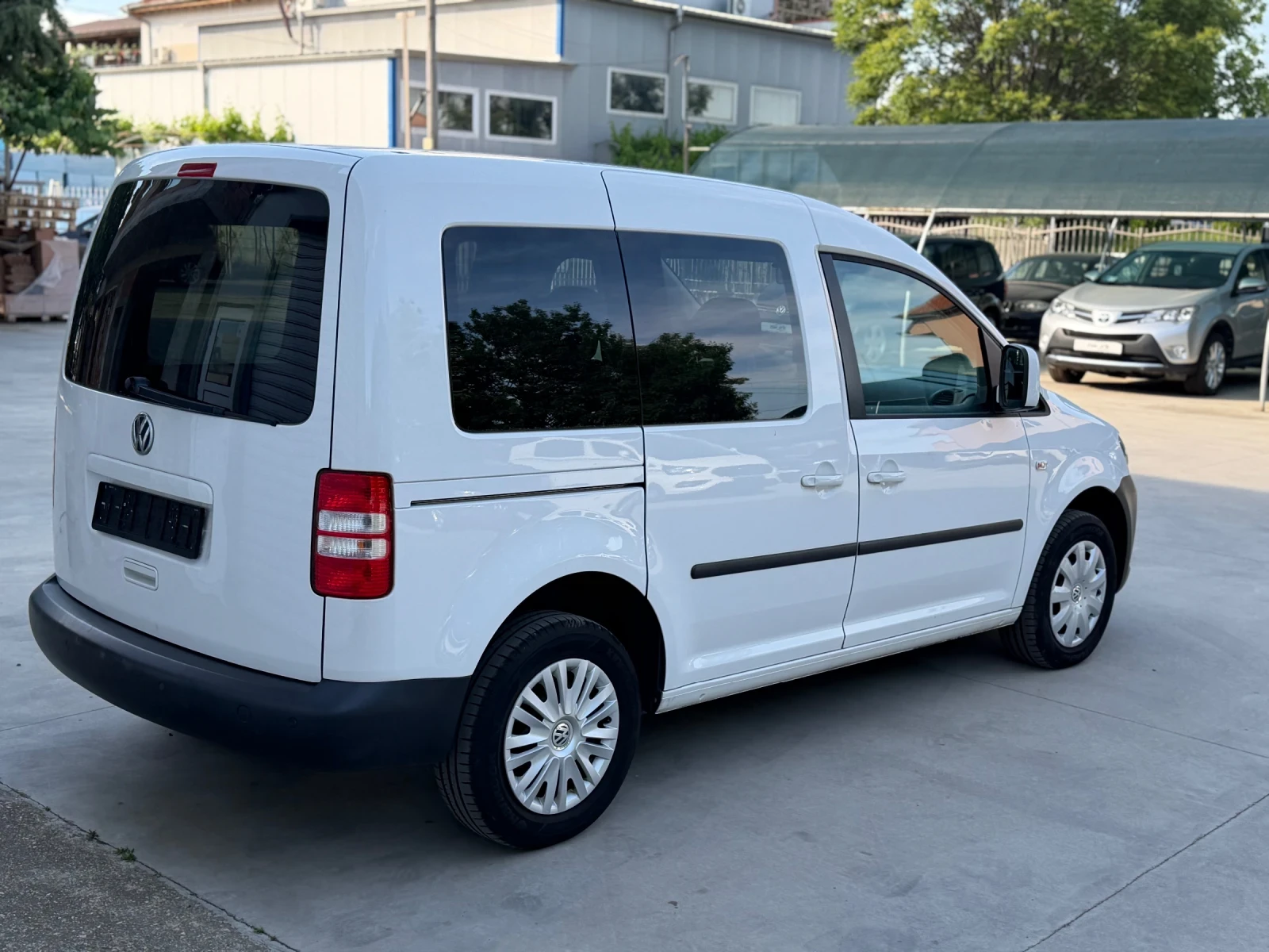 VW Caddy 1.6 TDI ЛИЗИНГ, снимка 4 - Автомобили и джипове - 54733975