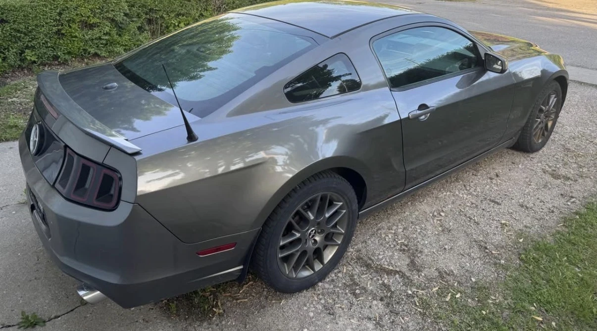 Ford Mustang V6 * РЪЧКА * КОЖА * ПОДГРЕВ * CARFAX * , снимка 3 - Автомобили и джипове - 54856841