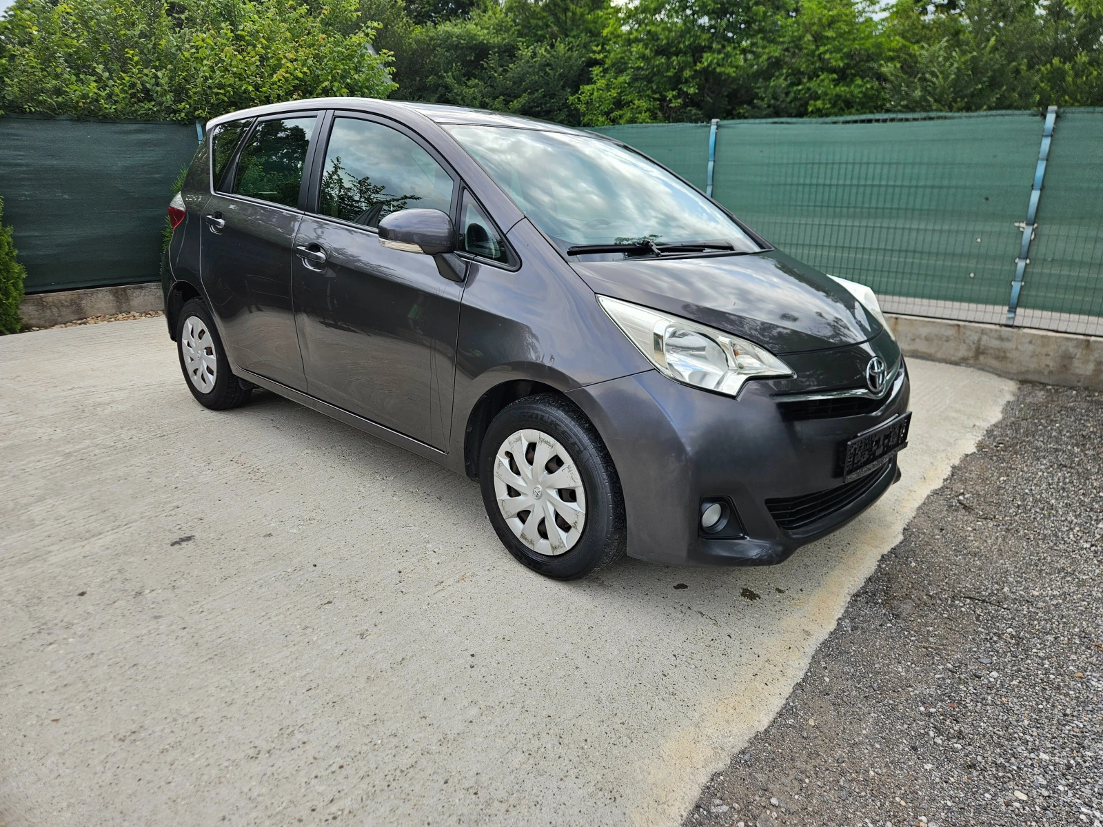 Toyota Verso S 1.3i, снимка 2 - Автомобили и джипове - 54886992