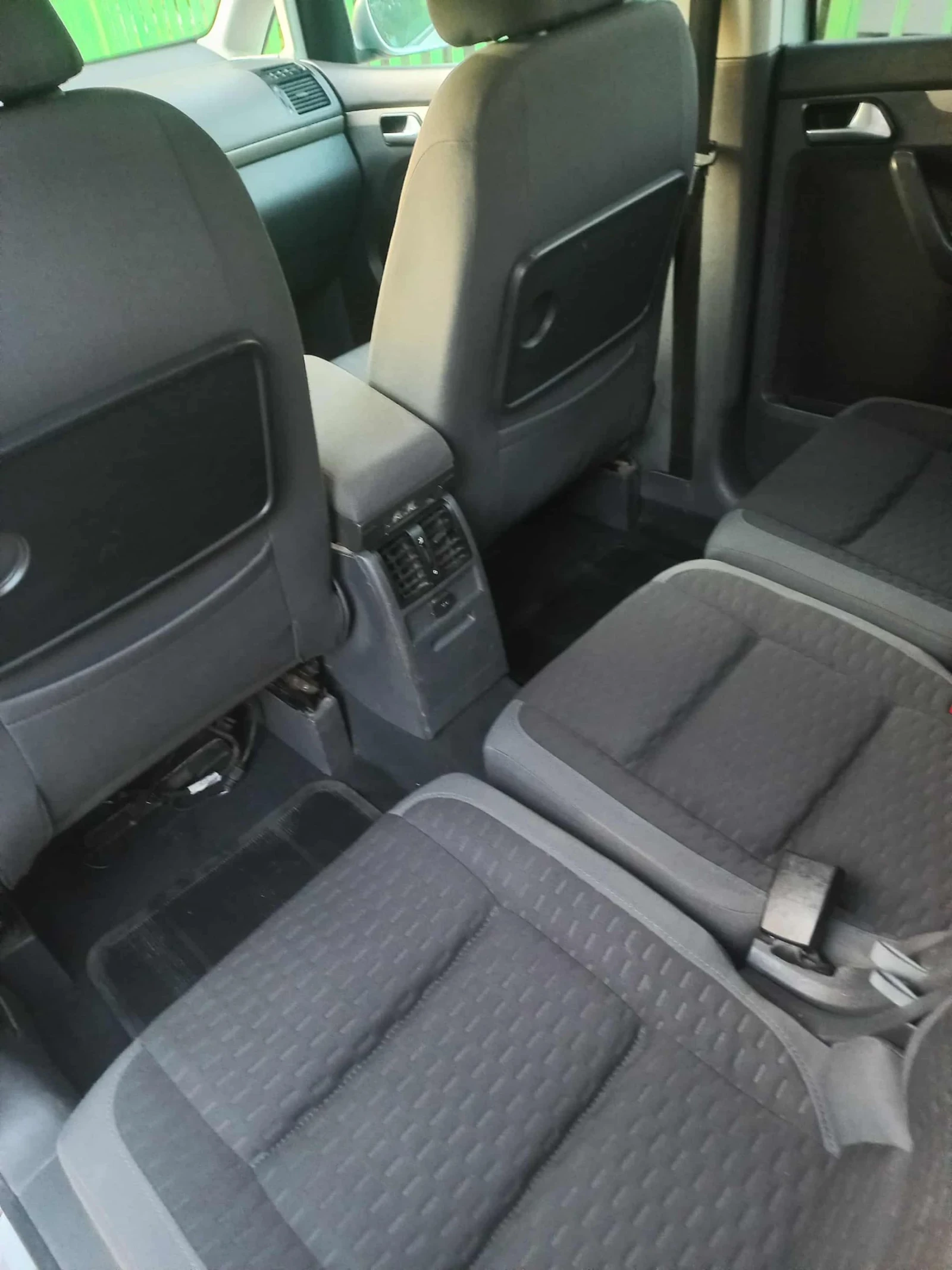 VW Touran, снимка 9 - Автомобили и джипове - 55014055