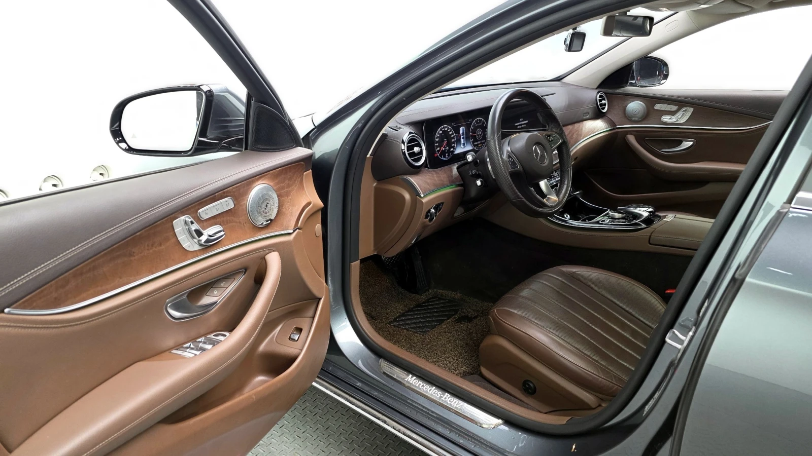 Mercedes-Benz E 300 * DIS * ����� * BURM * 360 * ���� | Mobile.bg � ����������� 9
