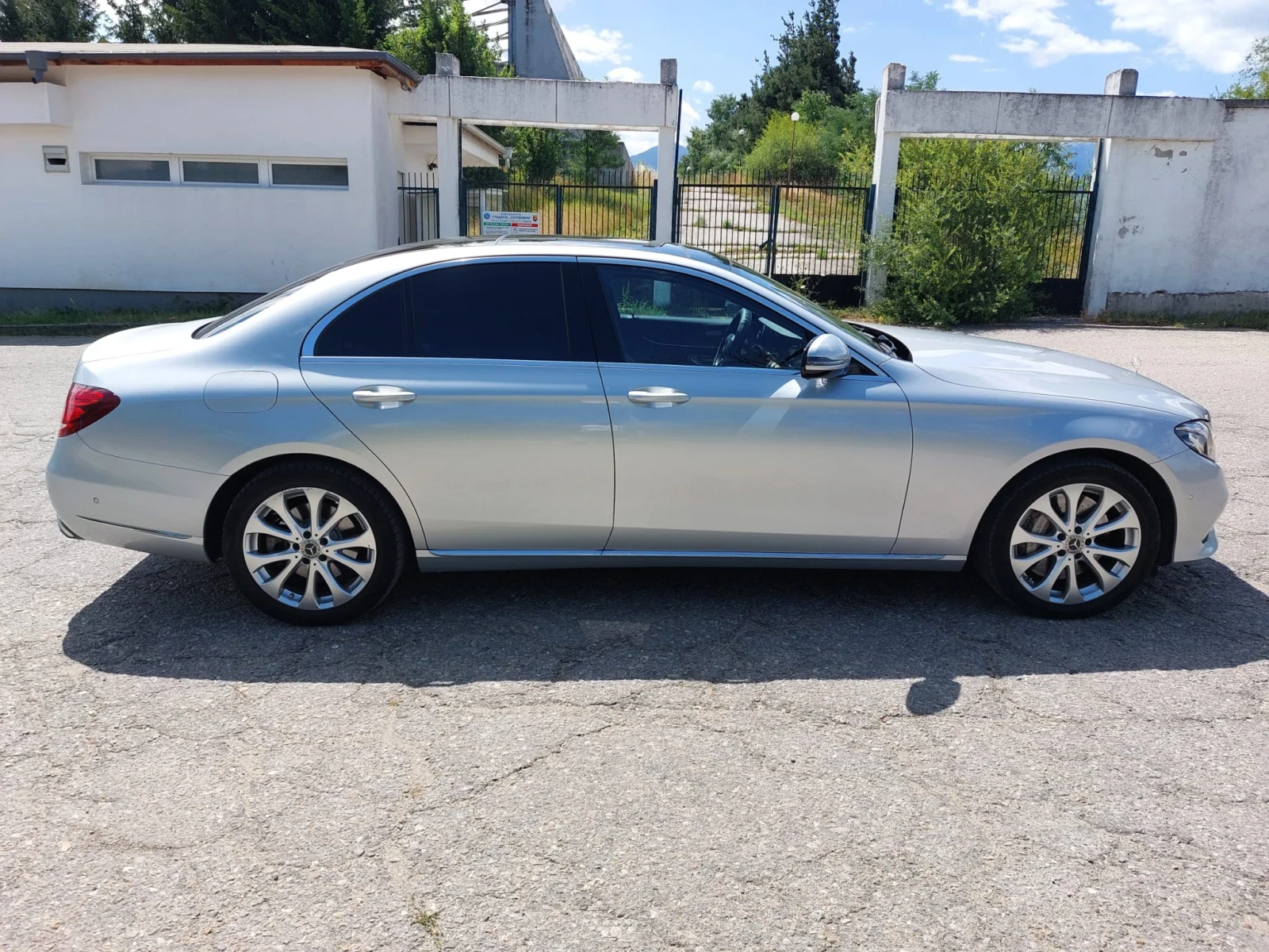 Mercedes-Benz E 350, снимка 4 - Автомобили и джипове - 55823973