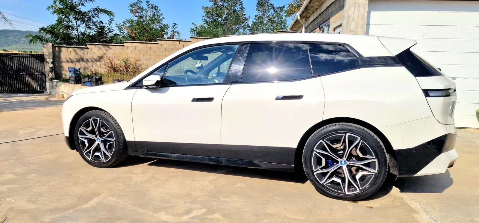 BMW iX 40, снимка 4 - Автомобили и джипове - 55942084