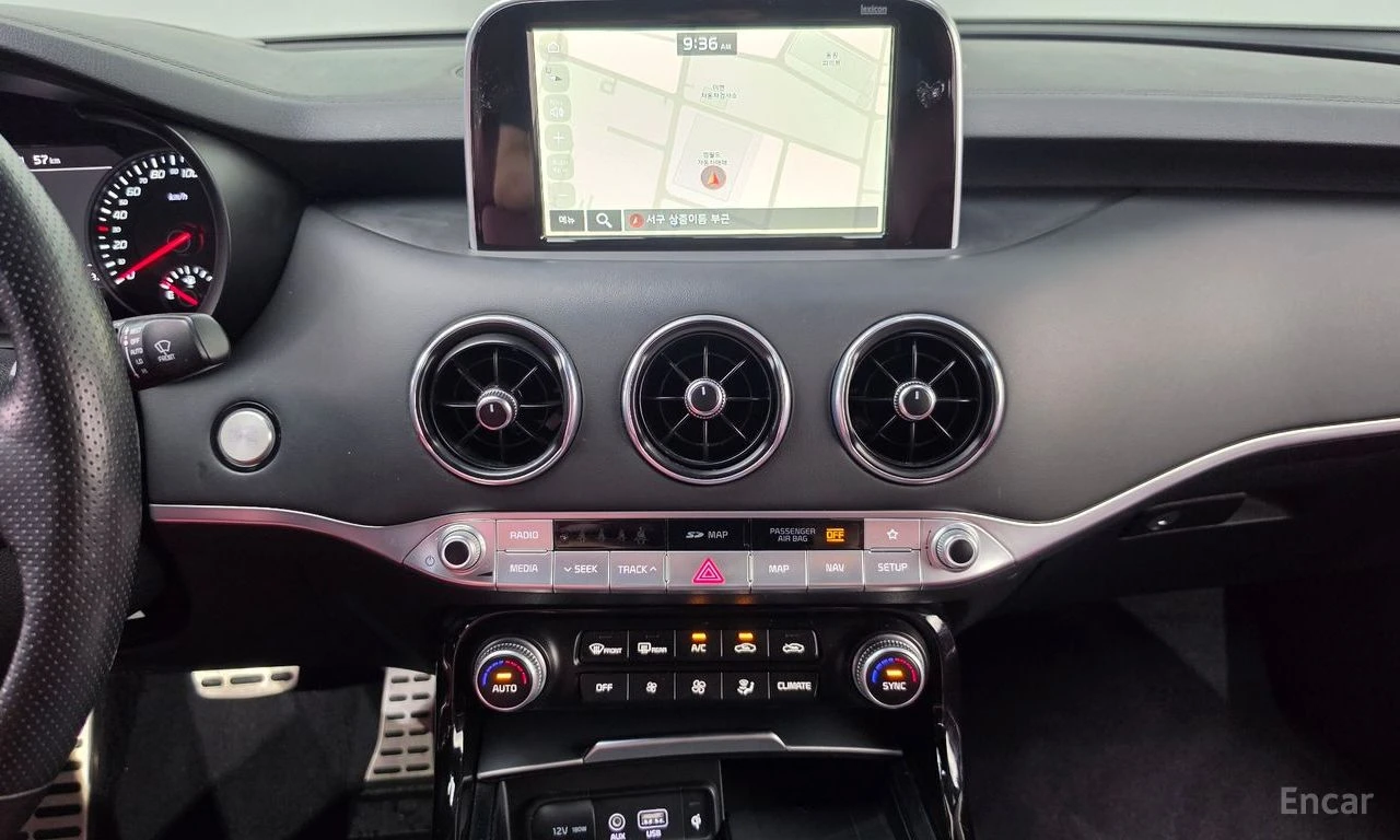 Kia Stinger 3.3* TURBO* AWD* ОБДУХВАНЕ* ХЕДЪП* 360КАМЕРА* , снимка 9 - Автомобили и джипове - 56140348