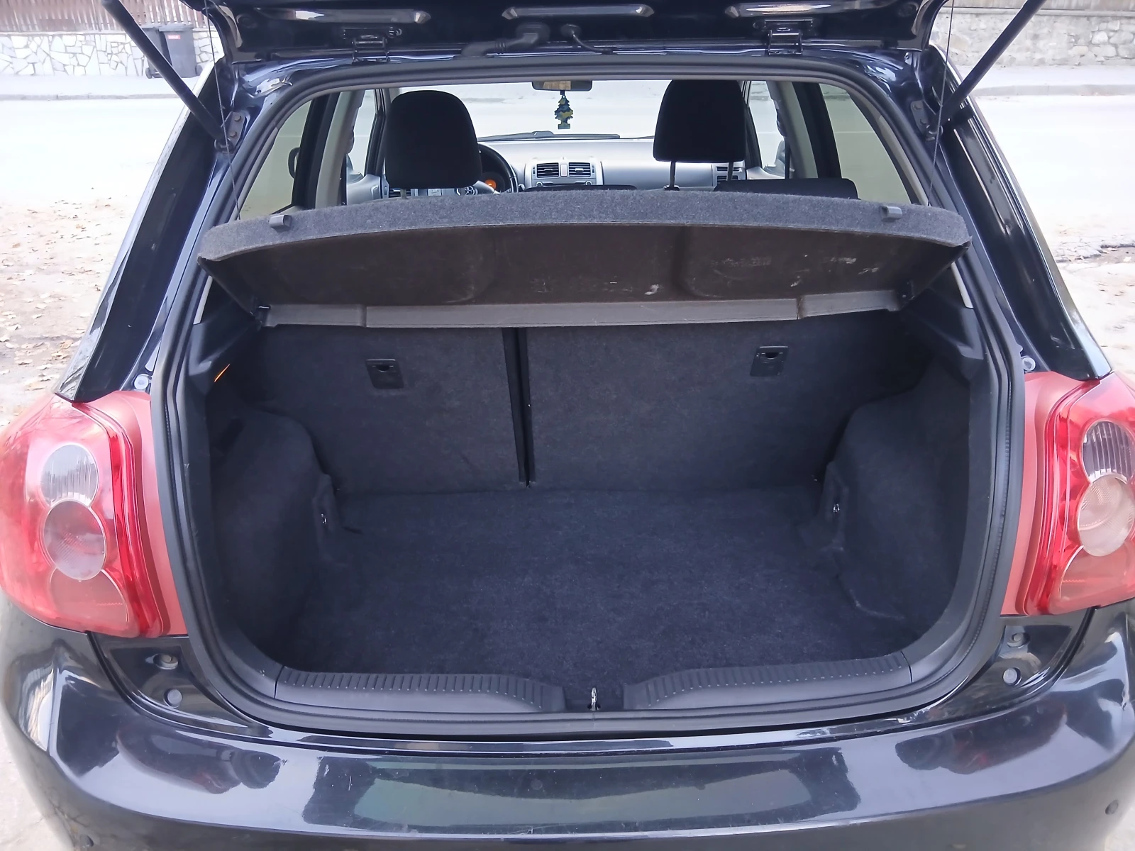 Toyota Auris 2.0 D4D, снимка 9 - Автомобили и джипове - 56646248