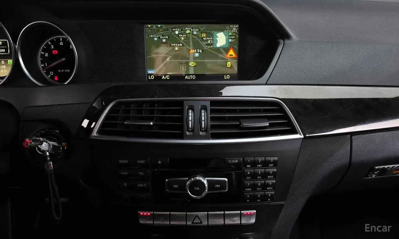 Mercedes-Benz C 63 AMG, снимка 13 - Автомобили и джипове - 56740025