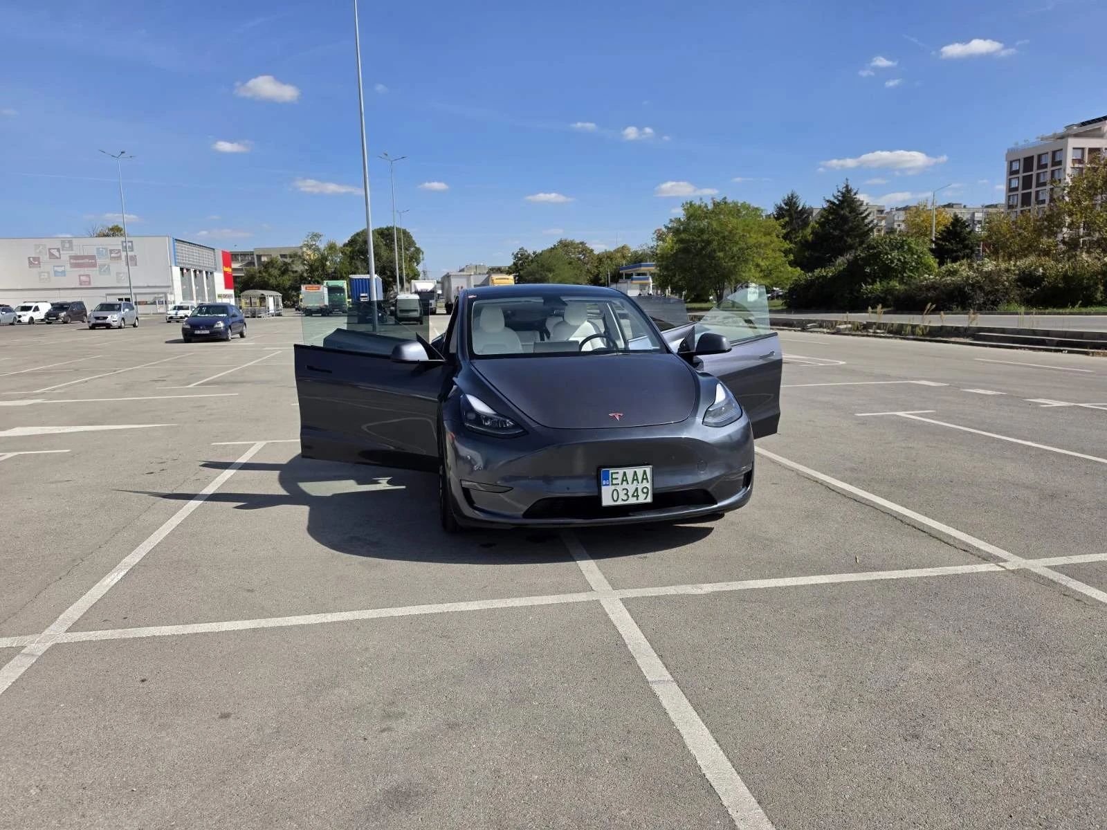 Tesla Model Y Long range, dual motor, снимка 5 - Автомобили и джипове - 56750870