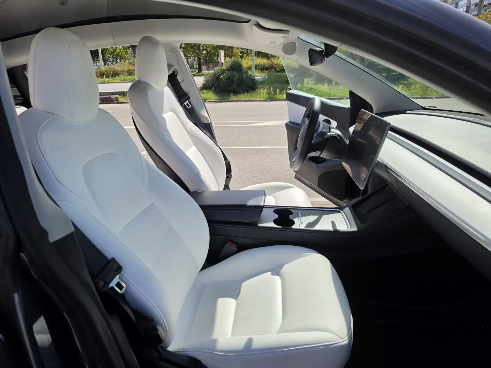 Tesla Model Y Long range, dual motor, снимка 11 - Автомобили и джипове - 56750870