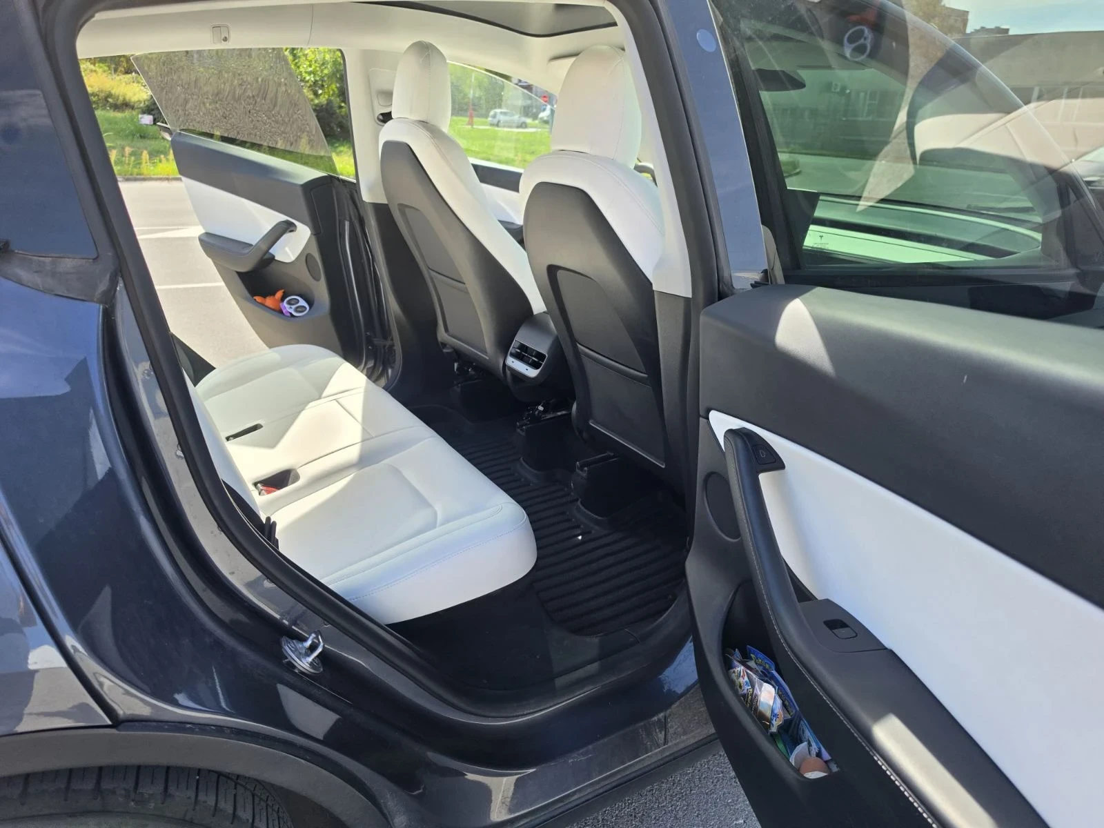 Tesla Model Y Long range, dual motor, снимка 9 - Автомобили и джипове - 56750870