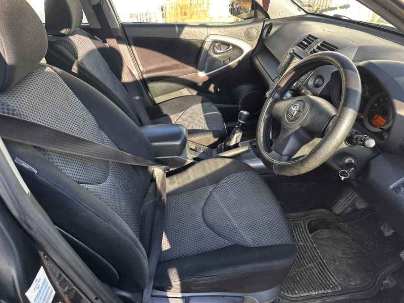 Toyota Rav4 2.2 D-4D 136 к.с. НА ЧАСТИ, снимка 14 - Автомобили и джипове - 52557273