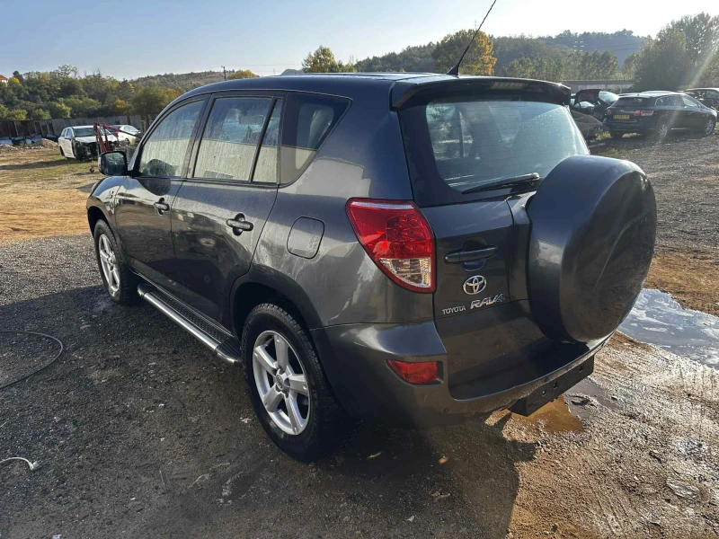 Toyota Rav4 2.2 D-4D 136 к.с. НА ЧАСТИ, снимка 2 - Автомобили и джипове - 52557273