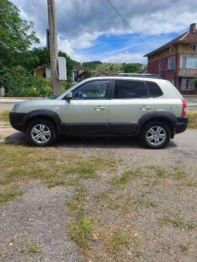 Hyundai Tucson, снимка 8 - Автомобили и джипове - 55709796