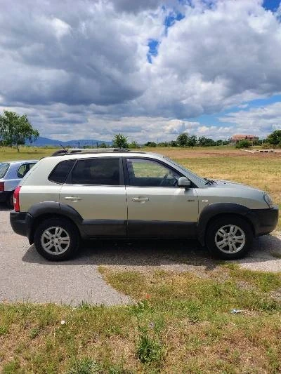 Hyundai Tucson, снимка 4 - Автомобили и джипове - 55709796