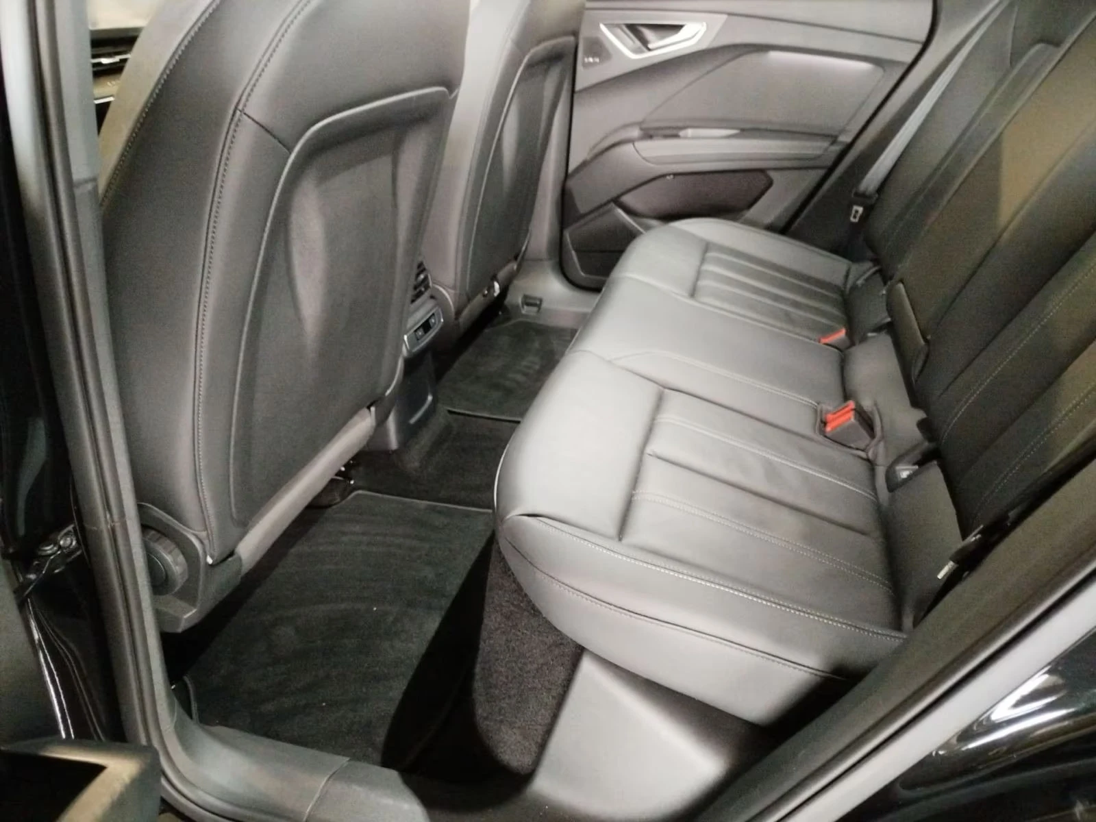 Audi Q4 55e-TRON/340HP/QUATTRO/MATRIX/ACC/360/B&O/DAB/722f | Mobile.bg   11