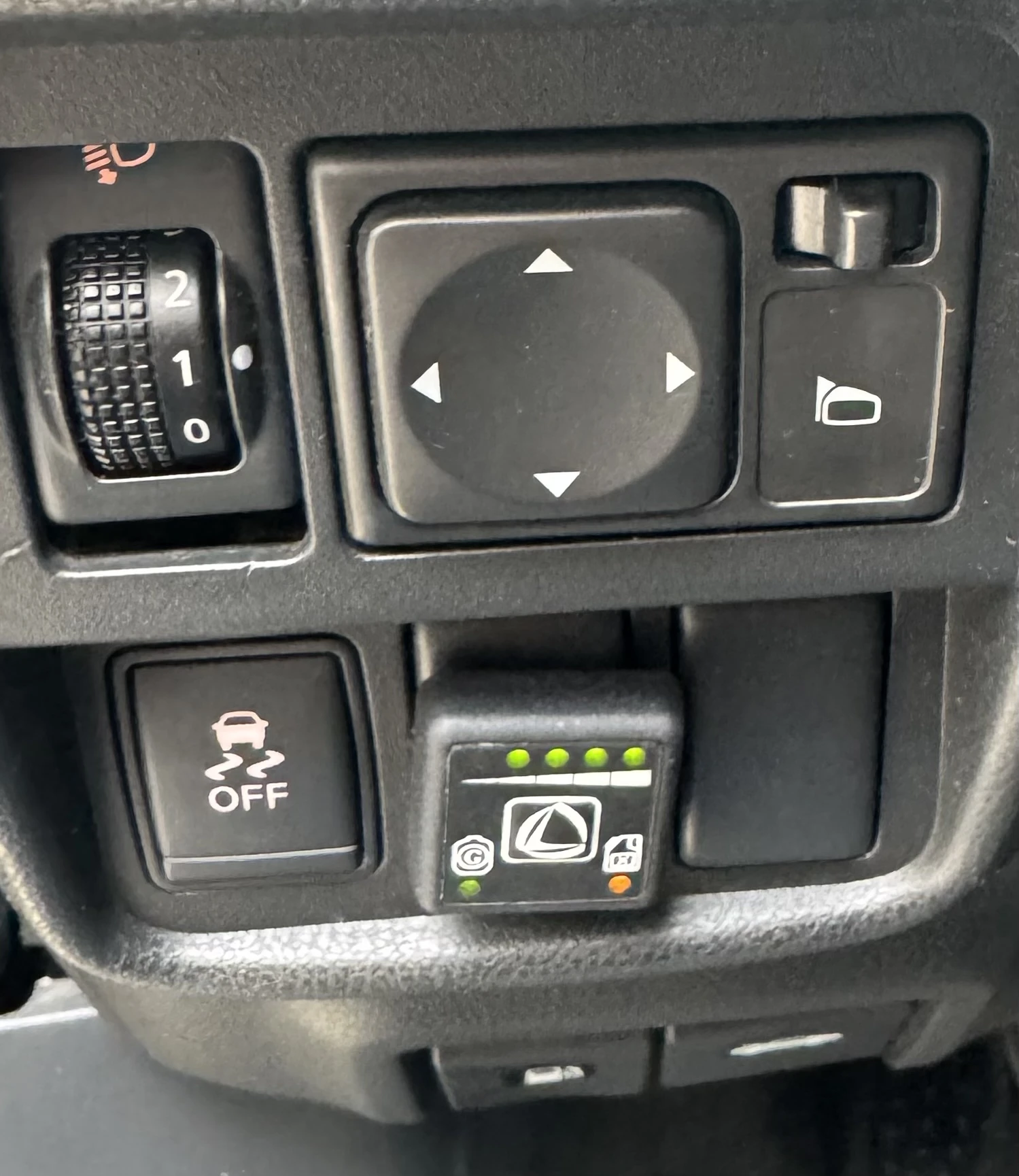 Nissan Juke 1.6i Navi, снимка 11 - Автомобили и джипове - 54057203