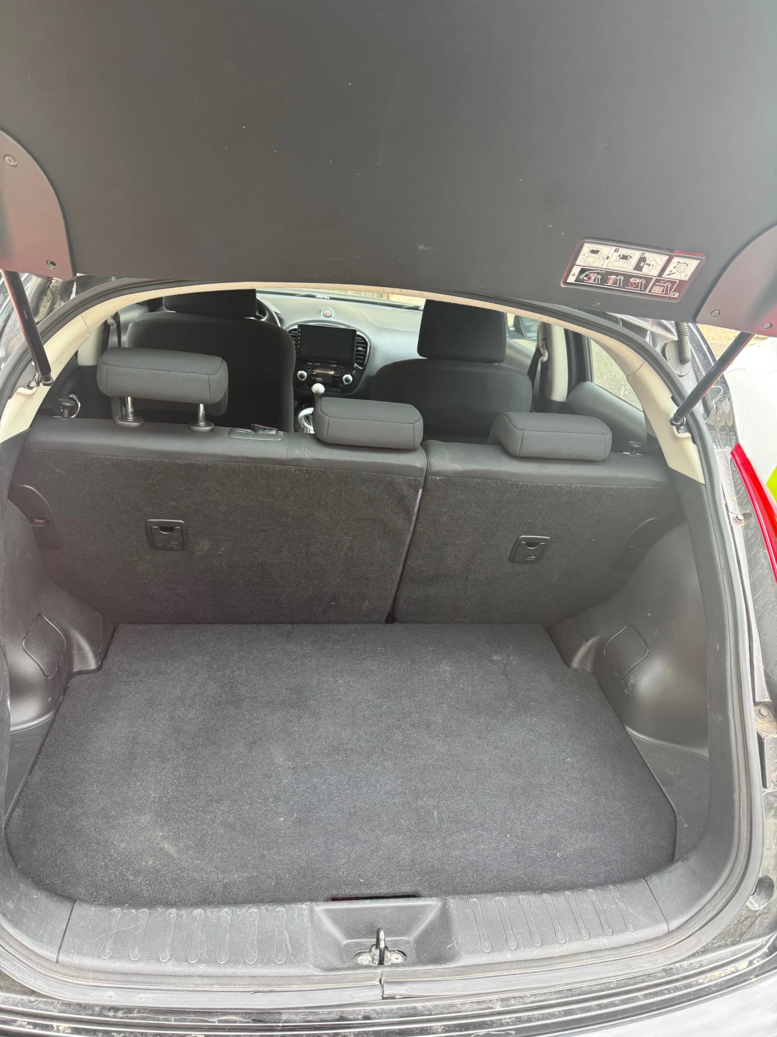 Nissan Juke 1.6i Navi, снимка 13 - Автомобили и джипове - 54057203