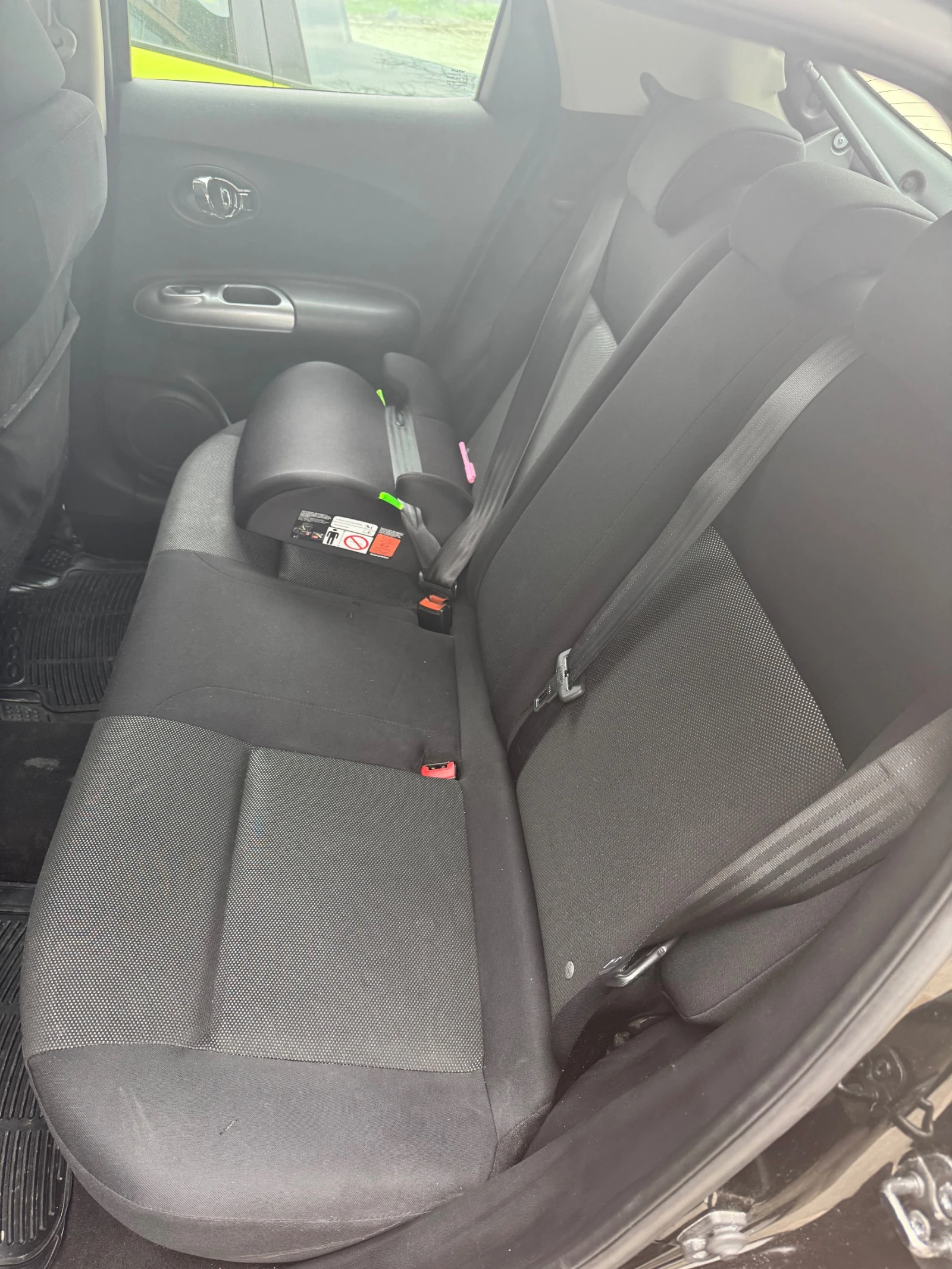 Nissan Juke 1.6i Navi, снимка 9 - Автомобили и джипове - 54057203